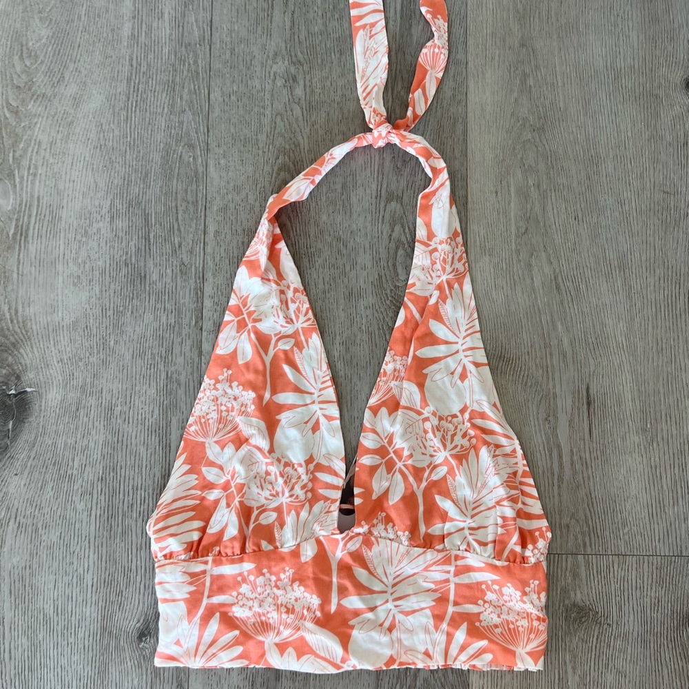 KENDALL AND KYLIE HALTER TANK TOP